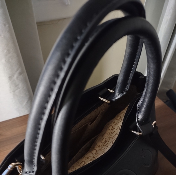 Guess bag - Picture 4 of 4